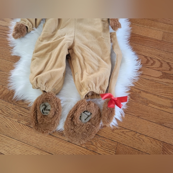 Lil' Lion Costume 🦁 - Picture 6 of 13